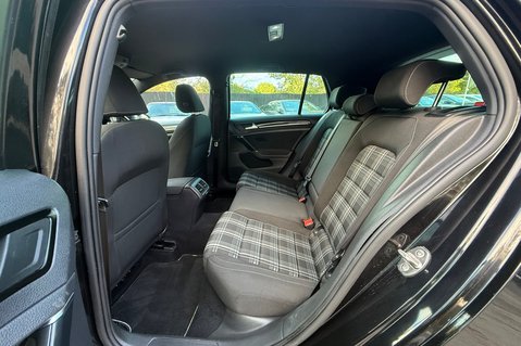 Volkswagen Golf GTD -TWO OWNERS -£20 ROAD TAX -9 SERVICES - ORIGINAL & UNMODIFIED -KEYLESS 24