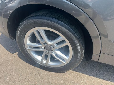 Audi Q3 2.0 TDI S line S Tronic quattro Euro 5 (s/s) 5dr 14