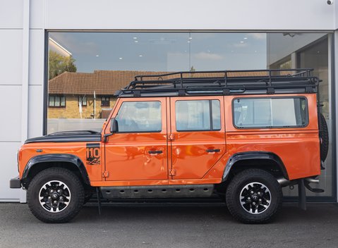 Land Rover Defender 110 ADVENTURE 3