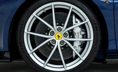 Ferrari 488 Pista 8