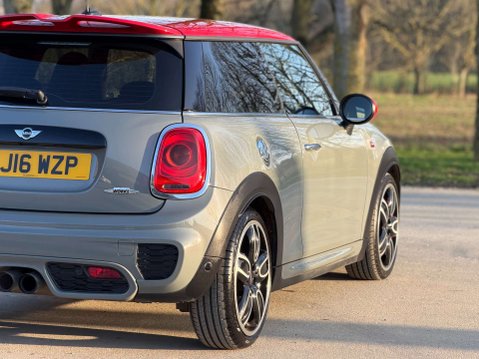 Mini Hatch 2.0 John Cooper Works 3dr 8