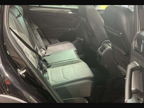 Volkswagen Tiguan 2.0 TDI BlueMotion Tech R-Line SUV 5dr Diesel Manual Euro 6 (s/s) (150 ps) 8