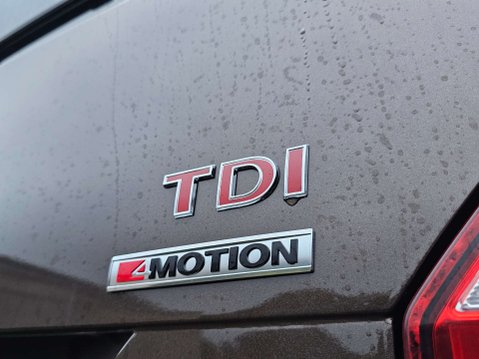 Volkswagen Caravelle 2.0 BiTDI BlueMotion Tech Executive MPV 5dr Diesel DSG 4Motion Euro 6 (s/s) 70