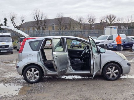 Nissan Note 1.6 16v SE Hatchback 5dr Petrol Automatic (166 g/km, 109 bhp) 14