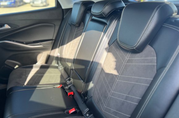 Vauxhall Grandland 1.5 Turbo D Ultimate Auto 29