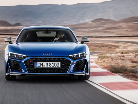 Audi's fastest model is now even hotter: New 2019 Audi R8 revealed!
