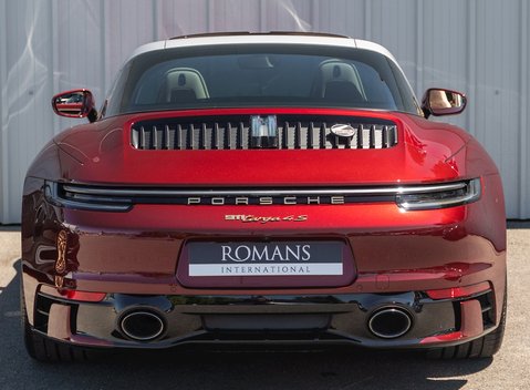 Porsche 911 (992) Targa 4S Heritage Design Edition 5