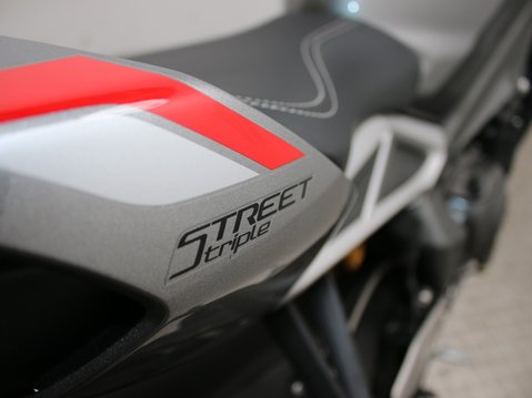Triumph Street Triple 765 STREET TRIPLE RS 32