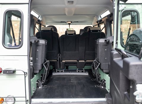 Land Rover Defender 110 Heritage Station Wagon 29