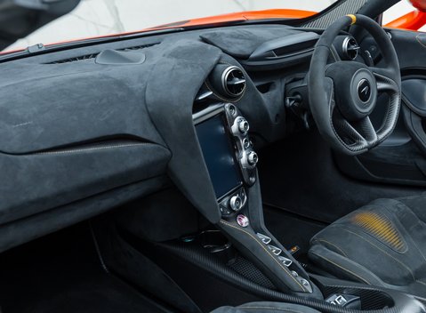 McLaren 765LT Spider 24