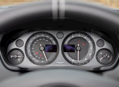 Aston Martin Vanquish Volante 18