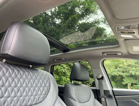 Hyundai SANTA FE 2.2 Santa Fe Premium SE CRDi Auto 4WD 5dr 50