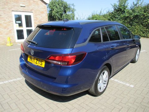 Vauxhall Astra 1.5 Turbo D Business Edition Nav Sports Tourer Euro 6 (s/s) 5dr 5
