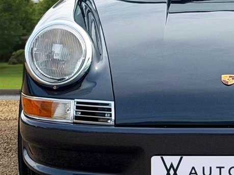 Porsche 911 CARRERA 3.2 BACK-DATE 15