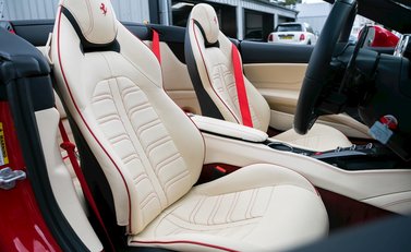 Ferrari California T HS 12