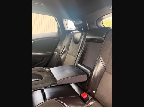 Volvo V40 2.0 V40 R-Design D2 5dr 26