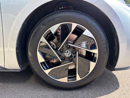Volkswagen ID.3 Pro 59kWh Match Hatchback 5dr Electric Auto (204 ps) 16