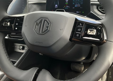MG MG3 1.5 HYBRID+ TROPHY 23