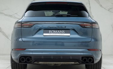 Porsche Cayenne TURBO S E-HYBRID 5