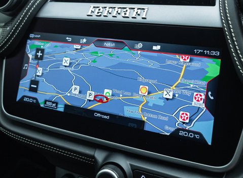 Ferrari GTC4 Lusso T 23