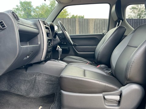 Suzuki Jimny SZ4 3