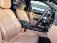Porsche Cayenne 3.0 Cayenne V6 Auto 4WD 5dr 4