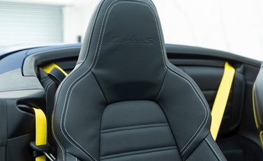 Porsche 911 (992) Turbo S Cabriolet 14