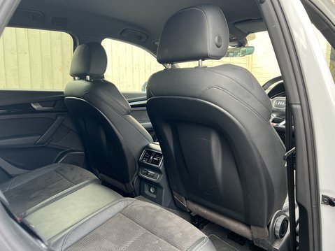 Audi Q5 2.0 TDI 40 Black Edition SUV 5dr Diesel S Tronic quattro Euro 6 (s/s) (190 12