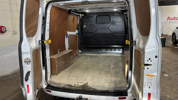 Ford Transit Custom SWB L1H1 Low Roof Limited 280 Air Con Alloys Parking Sensors Tow Bar EURO 6 5