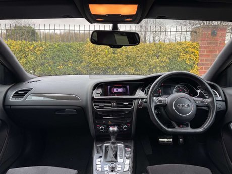 Audi RS4 4.2 RS 4 FSI Quattro Auto 4WD 5dr 32