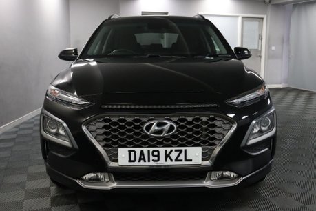 Hyundai KONA PREMIUM 2