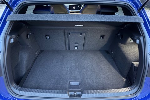 Volkswagen Golf R TSI 4MOTION DSG -AKRAPOVIC -PERFORMANCE PACK -CARBON LEATHER -HEATED S/W 51