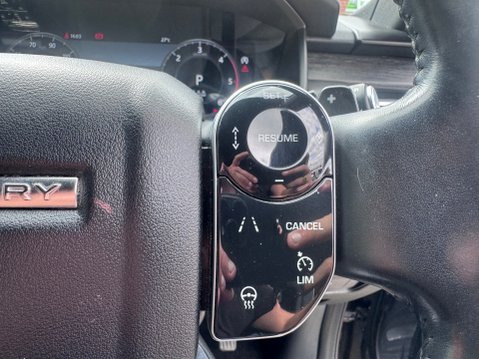 Land Rover Discovery SDV6 HSE LUXURY 17