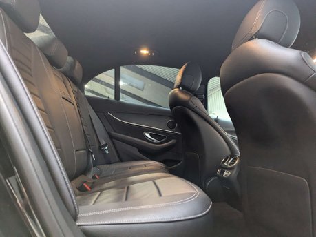 Mercedes-Benz E Class 2.0 E 300 AMG Line de Auto 4dr 59