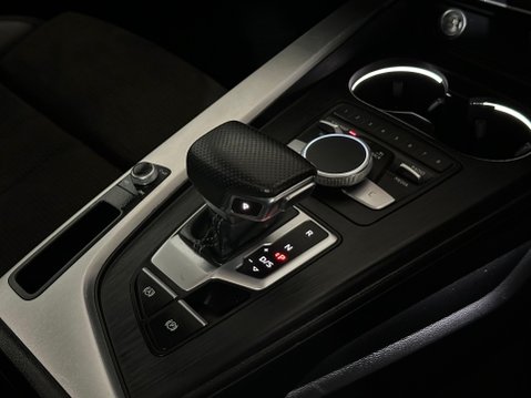 Audi A4 AVANT TDI QUATTRO S LINE 18