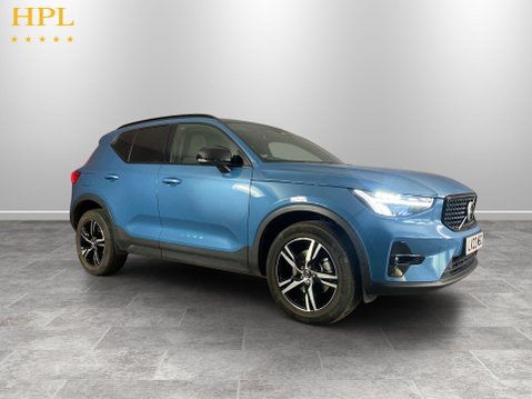 Volvo XC40 2.0 B3 MHEV Plus Dark SUV 5dr Petrol Hybrid DCT Auto Euro 6 (s/s) (163 ps) 1