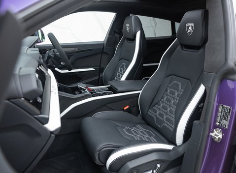 Lamborghini Urus SE 21