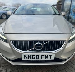 Volvo V40 2.0 T3 INSCRIPTION 3
