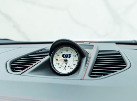 Porsche 911 GT2 RS (991) 16