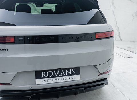 Land Rover Range Rover Sport D300 Dynamic SE 31