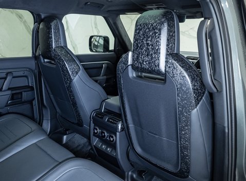 Land Rover Defender OCTA EDITION ONE 17
