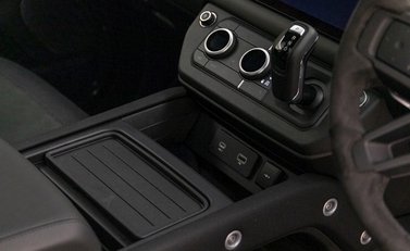 Land Rover Defender 90 V8 Carpathian Edition 16