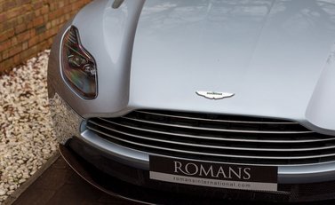 Aston Martin DB11 Volante 22