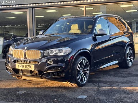 BMW X5 M50D 26