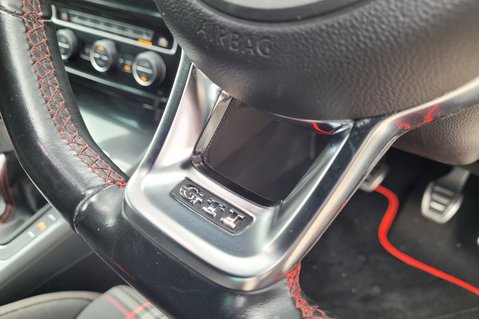Volkswagen Golf GTI 34