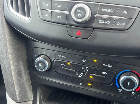 Ford Focus 1.0T EcoBoost ST-Line Euro 6 (s/s) 5dr 29