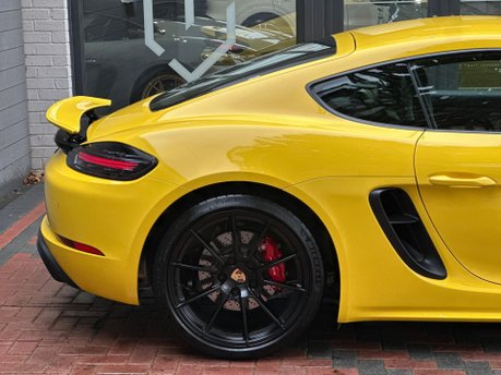 Porsche 718 Cayman CAYMAN GTS 62
