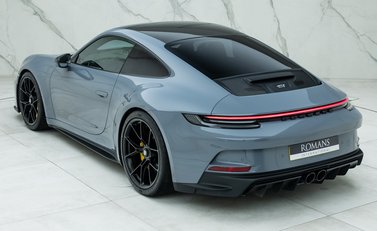 Porsche 911 GT3 Touring (992) 9