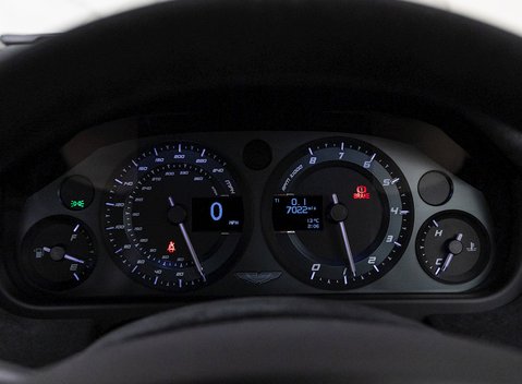 Aston Martin Vantage GT8 14