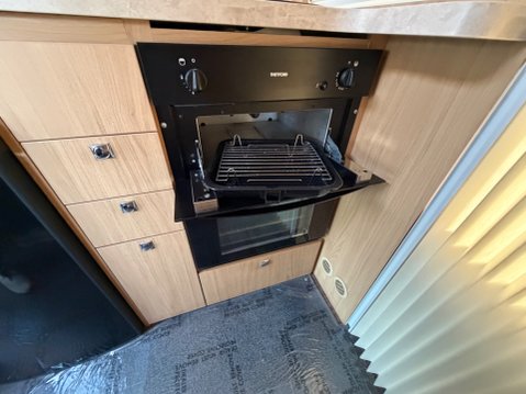 Elddis Majestic 155 FIXED BED 4 BERTH BIG SPEC COACH BUILT 19